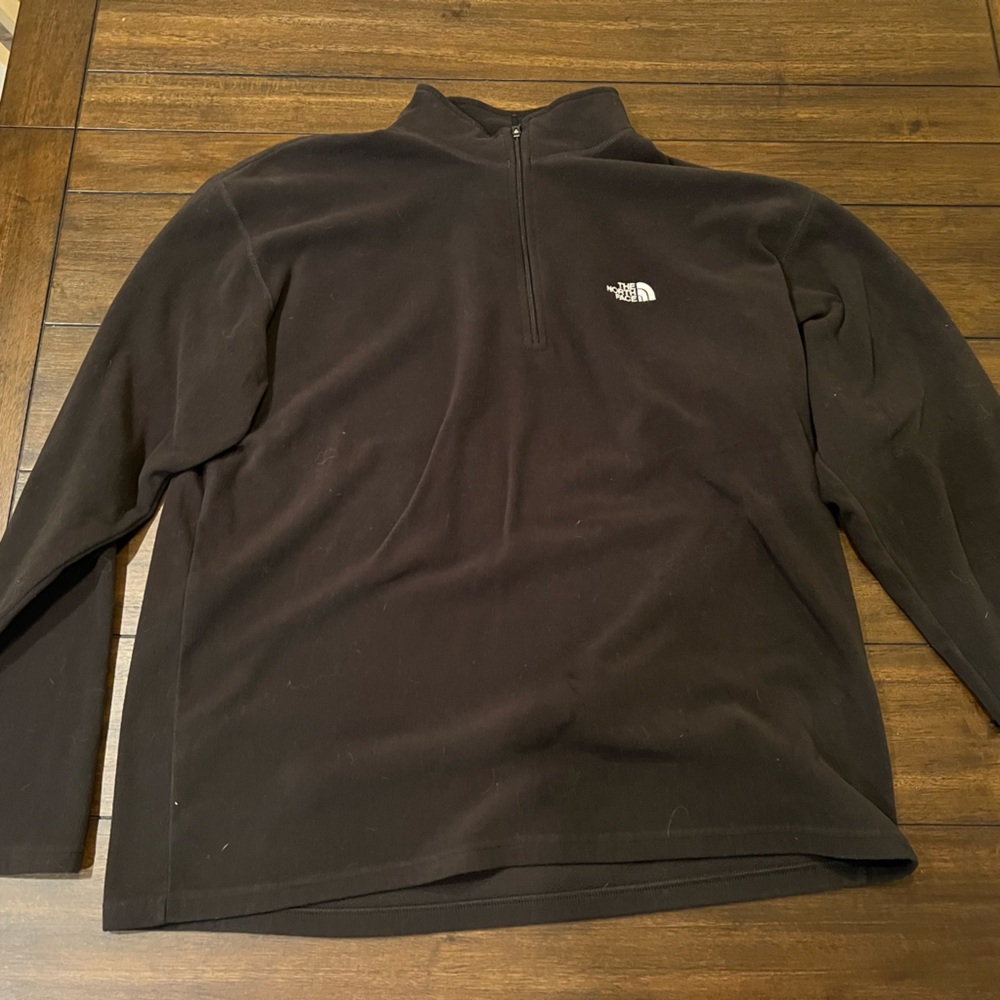 The North Face Fleece quarter Zip Black size large.